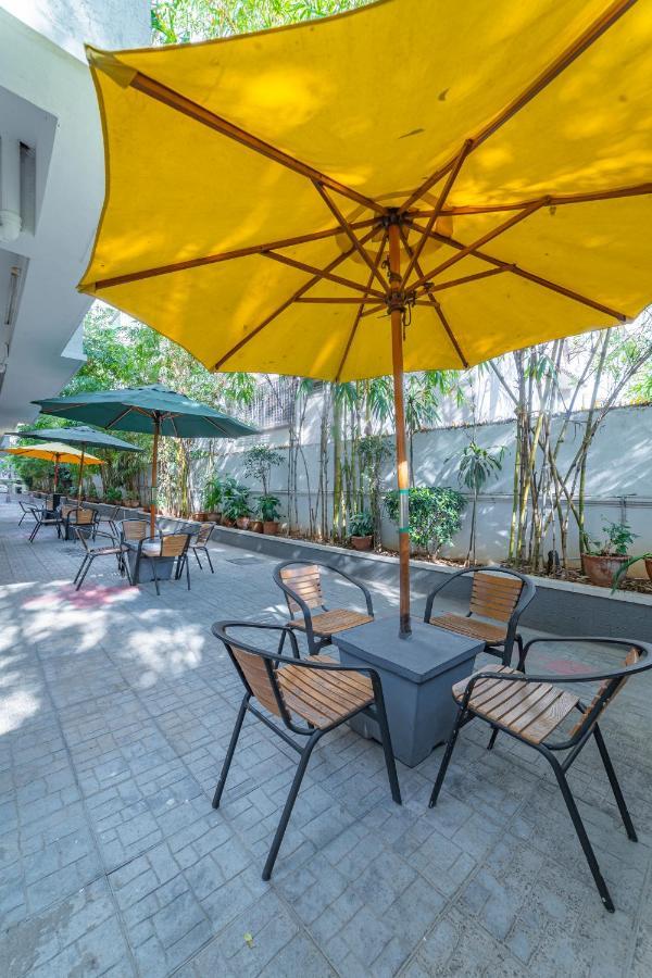 Hotel Athome , Whitefields, Kondapur Hyderabad Exterior foto