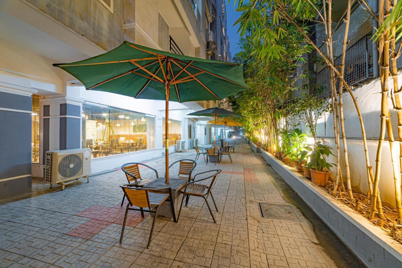 Hotel Athome , Whitefields, Kondapur Hyderabad Exterior foto